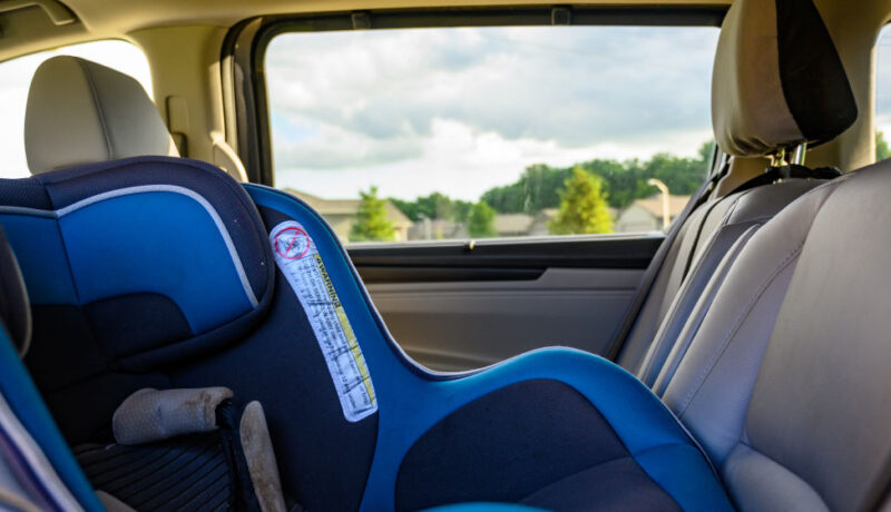 Rear-facing vs forward-facing car seats