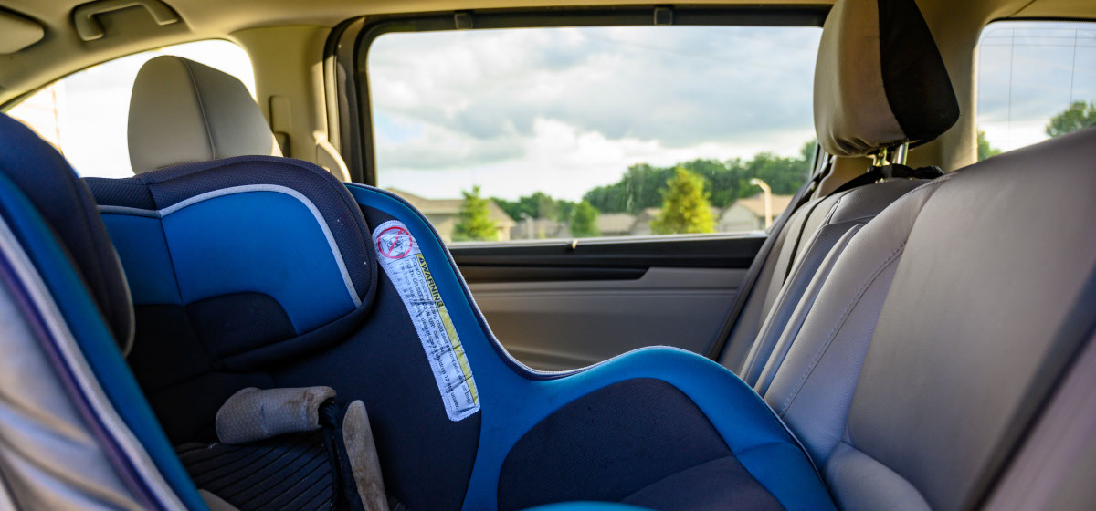 Rear-facing vs forward-facing car seats